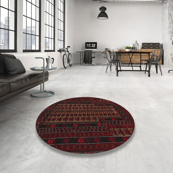 Round Traditional Bakers Brown Persian Rug in a Office, tr677