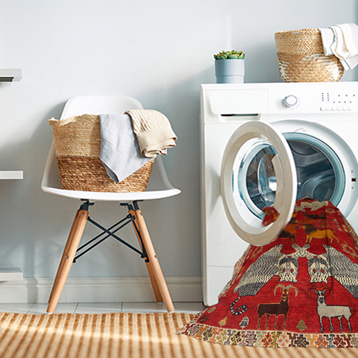 Machine Washable Traditional Red Rug in a Washing Machine, wshtr707