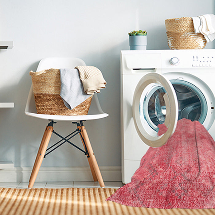 Machine Washable Traditional Red Rug in a Washing Machine, wshtr769