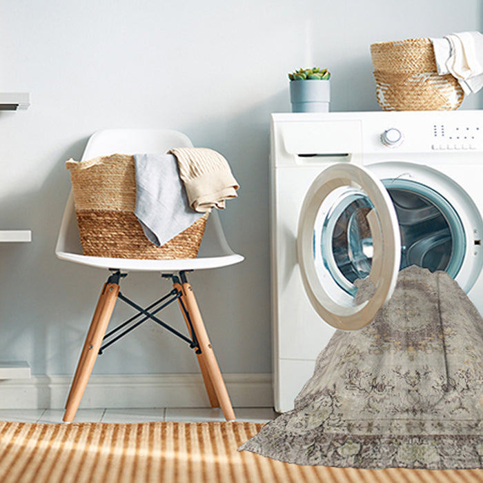 Machine Washable Traditional Camel Brown Rug in a Washing Machine, wshtr774