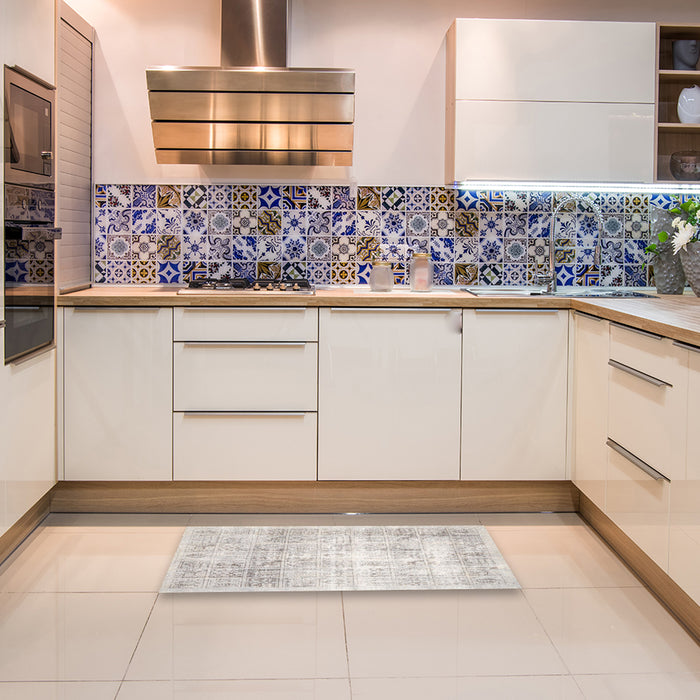 Traditional Dark White Beige Persian Rug in a Kitchen, tr782