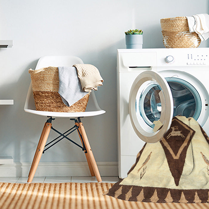 Machine Washable Traditional Saddle Brown Rug in a Washing Machine, wshtr820