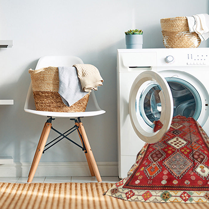 Machine Washable Traditional Red Rug in a Washing Machine, wshtr822