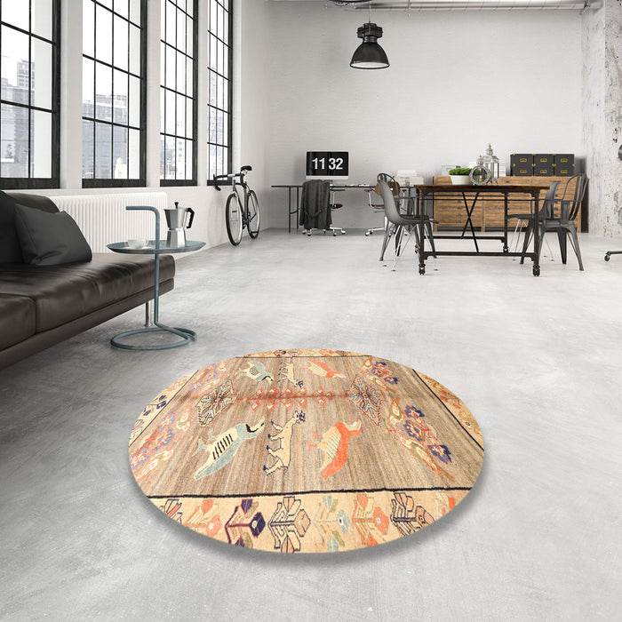 Round Machine Washable Traditional Bronze Brown Rug in a Office, wshtr835