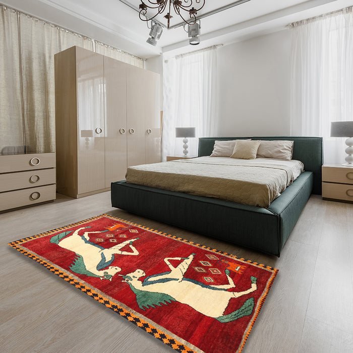 Traditional Orange Brown Animal Rug in a Bedroom, tr863