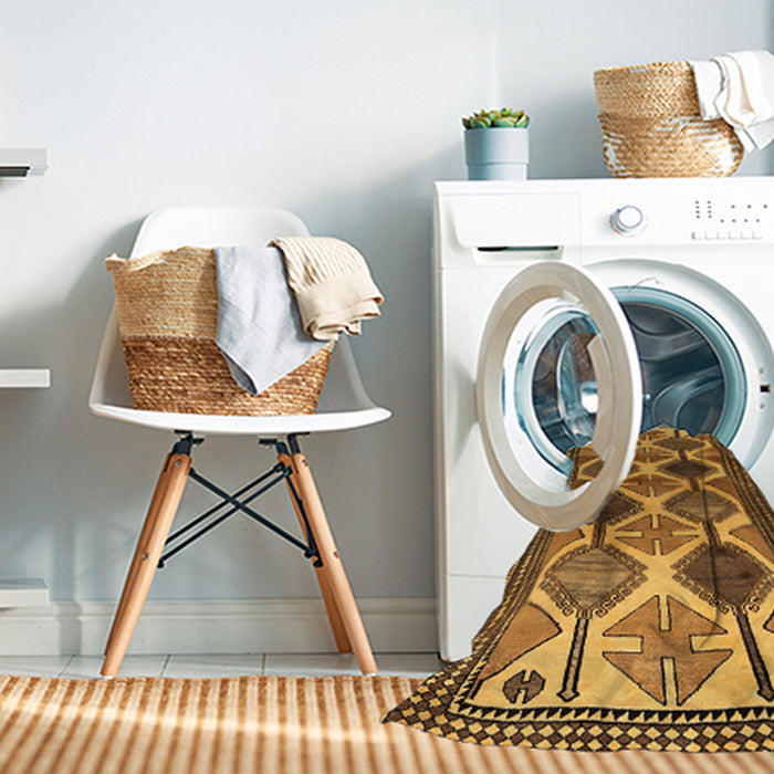 Machine Washable Traditional Dark Orange Rug in a Washing Machine, wshtr864