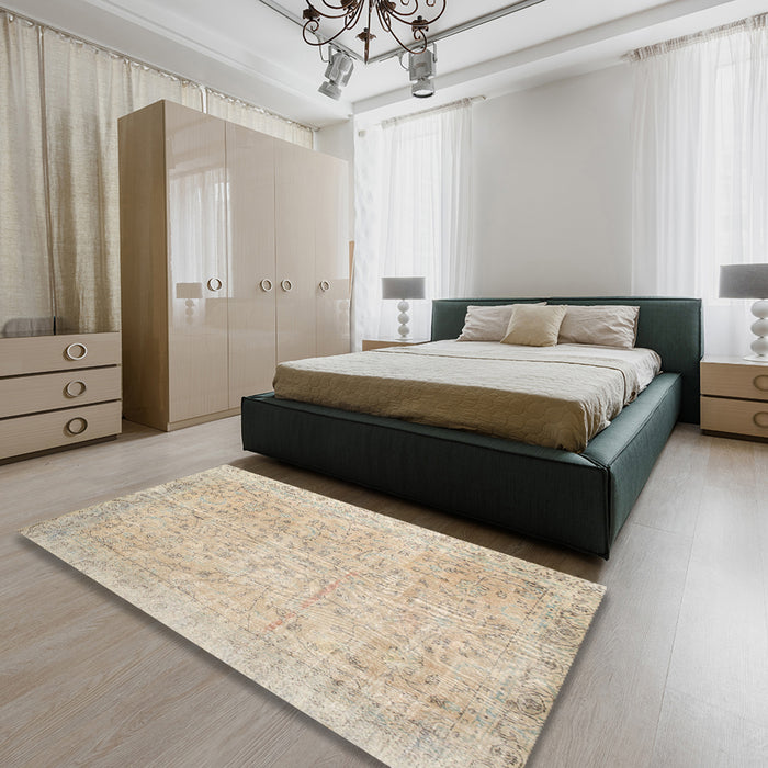 Traditional Brown Persian Rug in a Bedroom, tr918