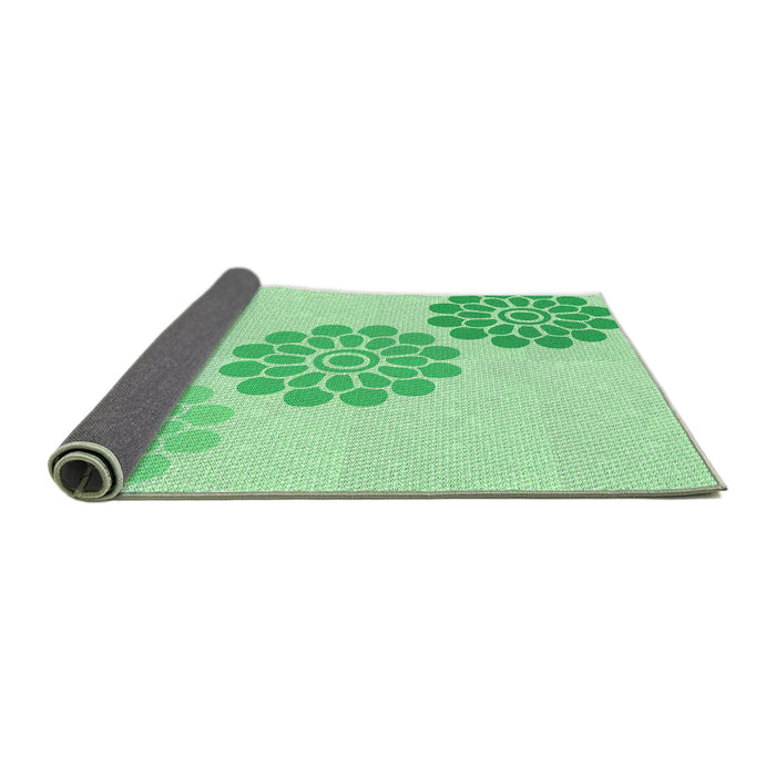 Thickness of Patterned Green Rug, pat1313grn
