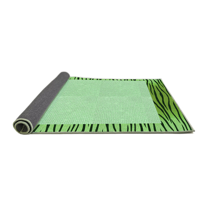 Thickness of Patterned Green Rug, pat1415grn