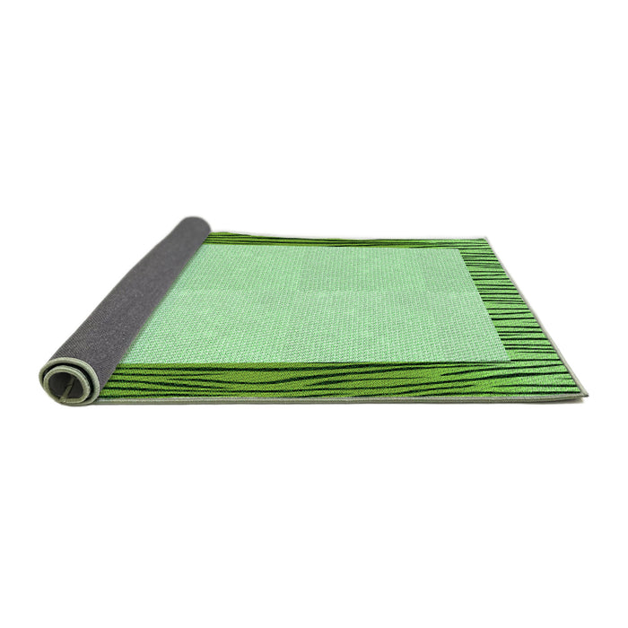 Thickness of Patterned Green Rug, pat1416grn