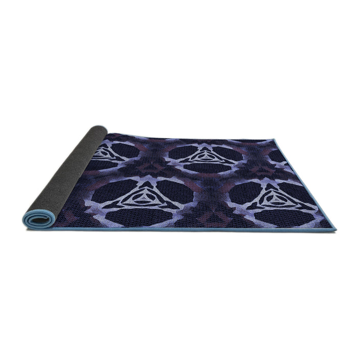 Thickness of Patterned Night Blue Rug, pat1526blu