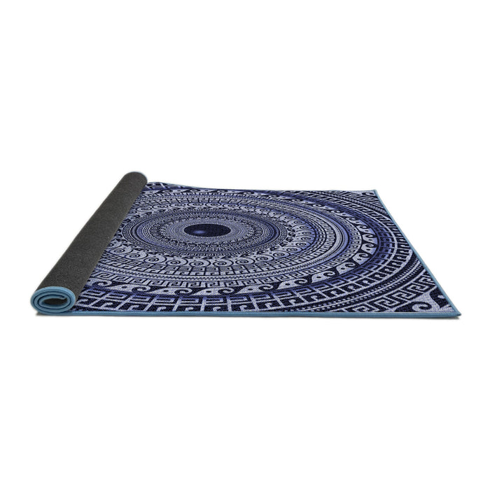 Thickness of Patterned Blue Rug, pat1614blu