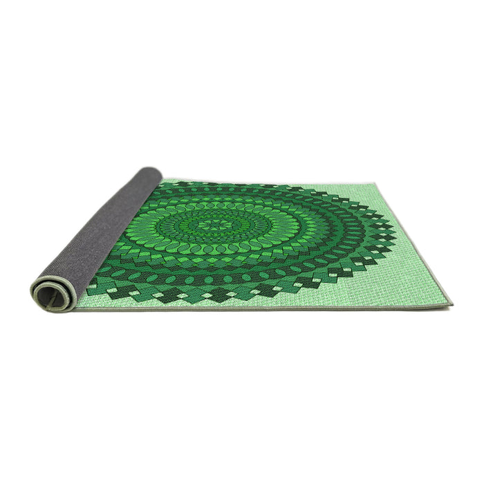 Thickness of Patterned Forest Green Rug, pat1879grn