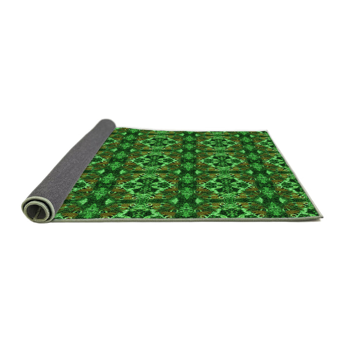 Thickness of Patterned Dark Forest Green Rug, pat2526grn