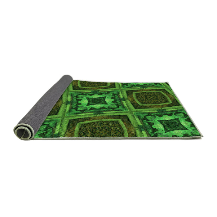 Thickness of Patterned Dark Forest Green Rug, pat2534grn