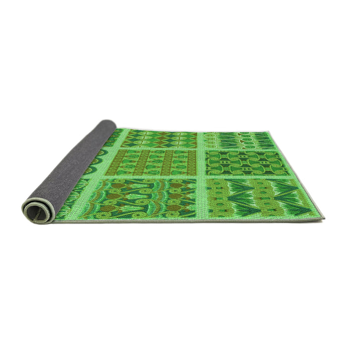 Thickness of Patterned Emerald Green Rug, pat2684grn