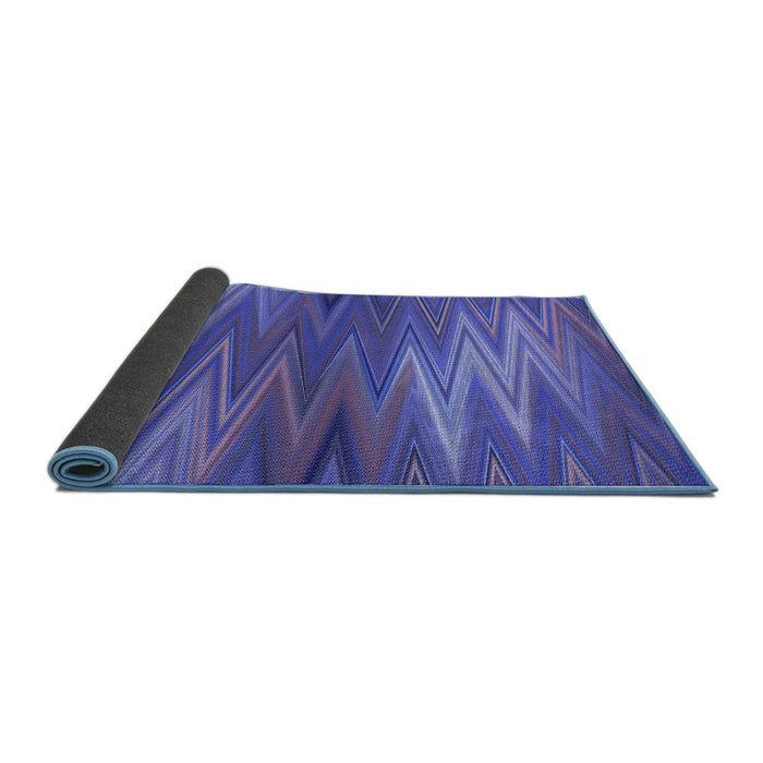Thickness of Patterned Blue Rug, pat2945blu