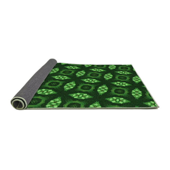 Thickness of Patterned Dark Forest Green Rug, pat3616grn