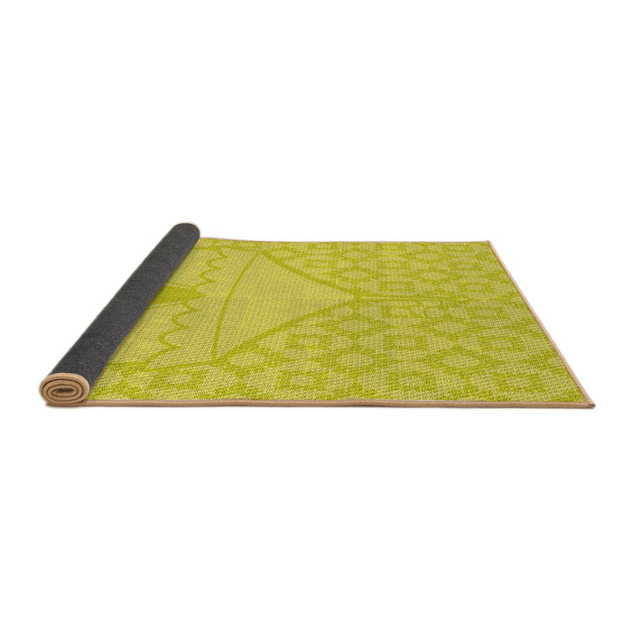 Thickness of Patterned Yellow Rug, pat37yw