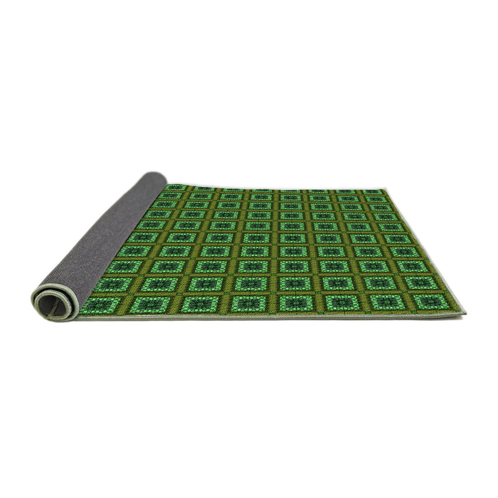 Thickness of Patterned Dark Forest Green Rug, pat3700grn