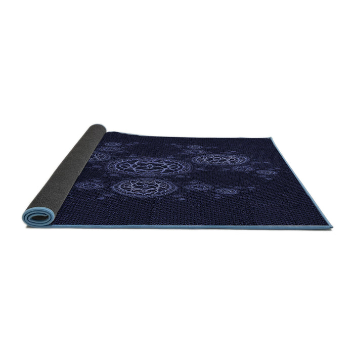 Thickness of Patterned Black Rug, pat383blu