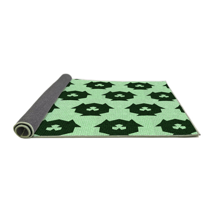 Thickness of Patterned Dark Forest Green Rug, pat548grn